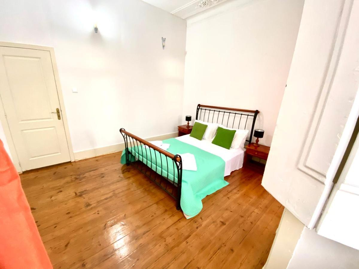 Artdeco Chiado 4 - Large Comfortable Double Room With Shared Bathroom Lissabon Exterior foto